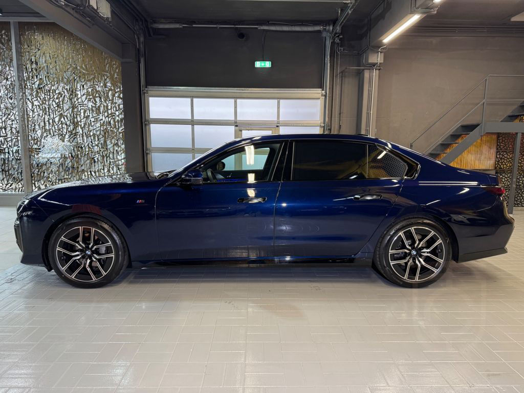 BMW 740d xDrive M Sport~PANO SKY~KAMERA 360~HEAD-UP