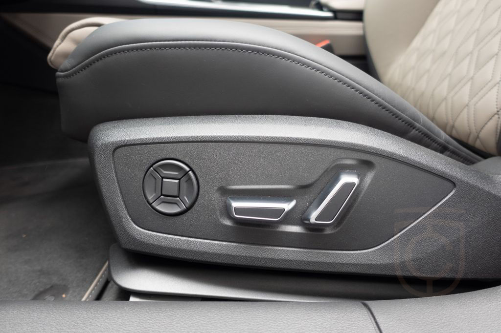 Audi S6 Avant EXCLUSIVE B&O*PANO*LUFT*HUD*SClose*21"