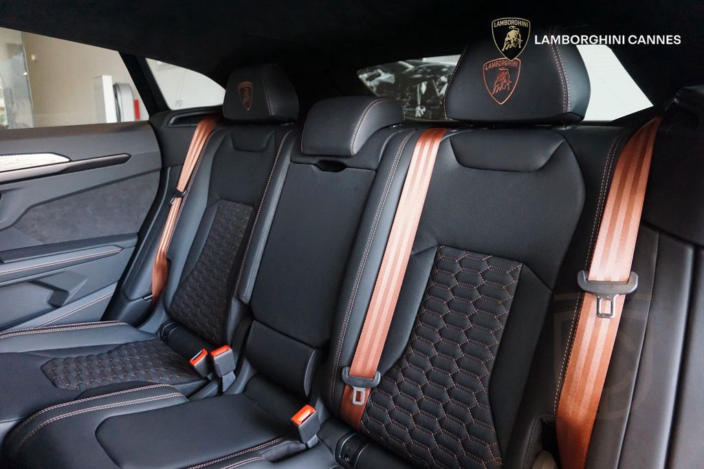 Lamborghini Urus S - 666 hp - Carbon / Akrapovic - VAT