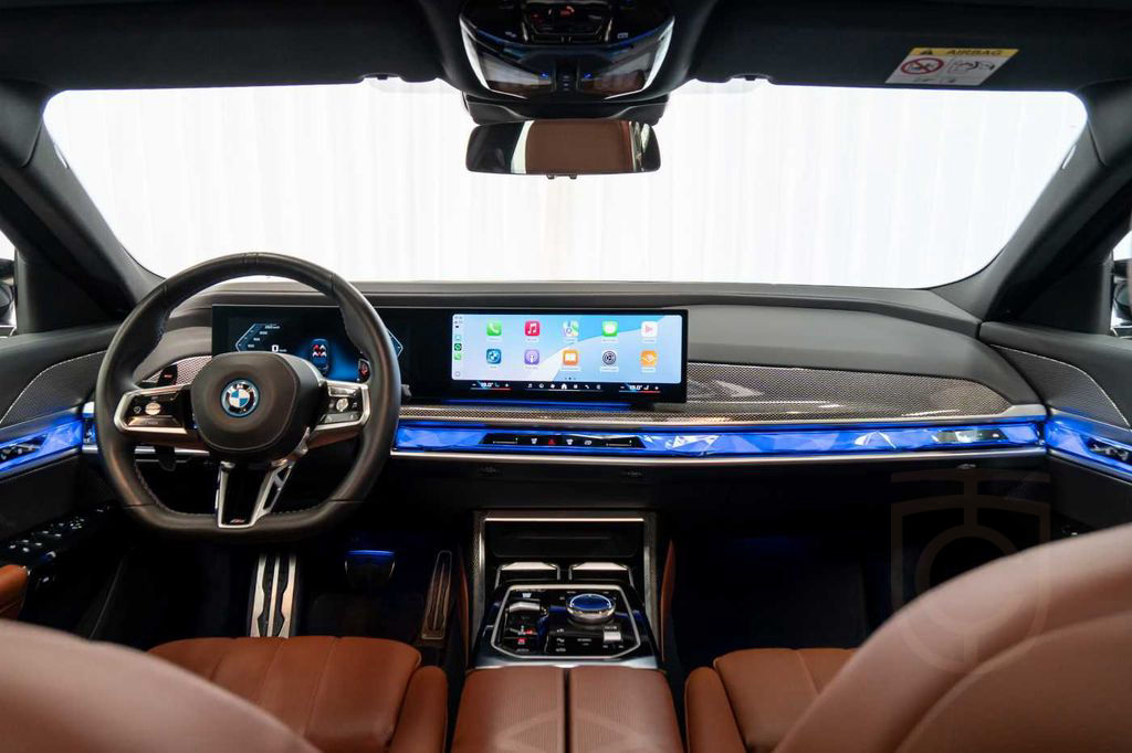BMW M760 e xDrive M Sport Rear Seat Entertainment Ma