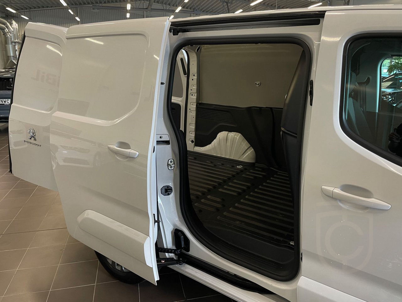 Peugeot e-Partner PRO+ L1