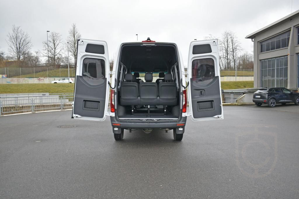 Mercedes-Benz Sprinter 319 Tourer 4x4 LED*Cam*Navi*Distronic
