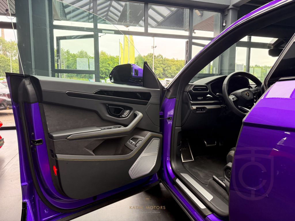 Lamborghini URUS SE HYBRID4.0 V8/PANO/HEAD-UP/COOL SEAT