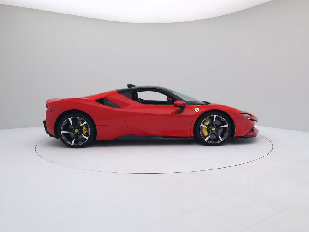 Ferrari SF90 Stradale - FERRARI HAMBURG