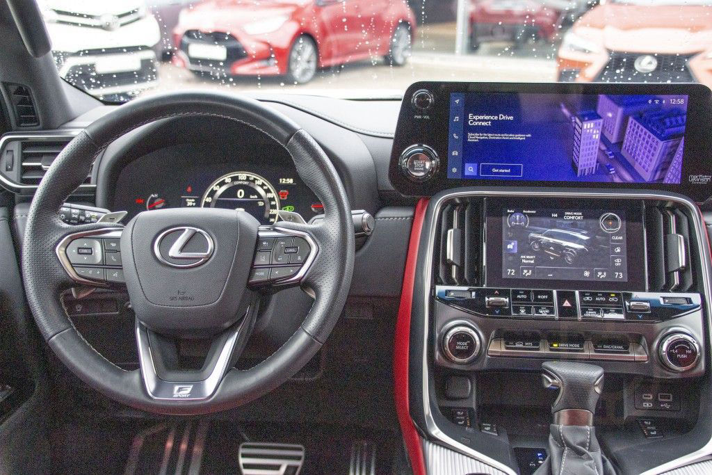 Lexus LX 600 F SPORT