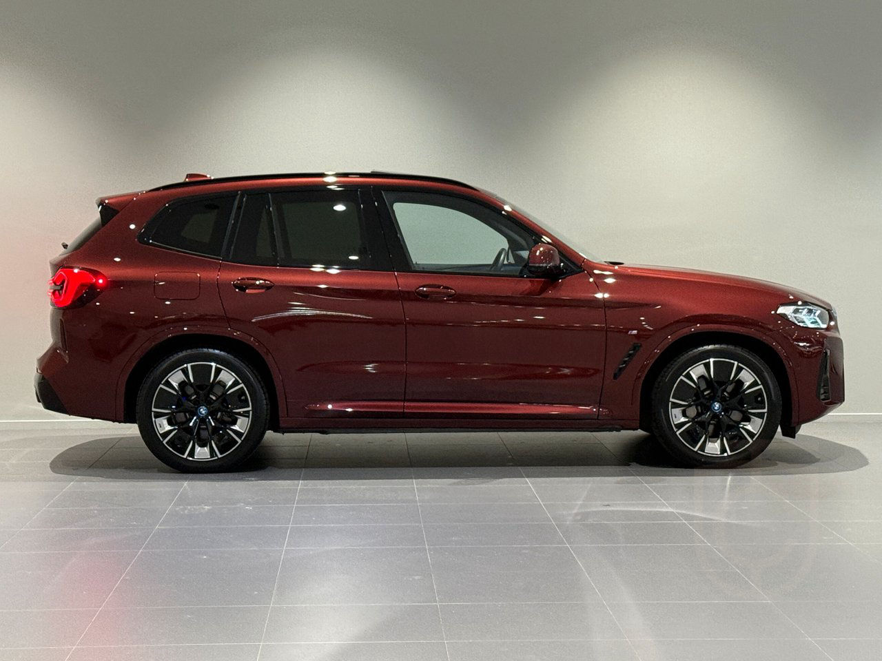 BMW iX3 Charged Plus