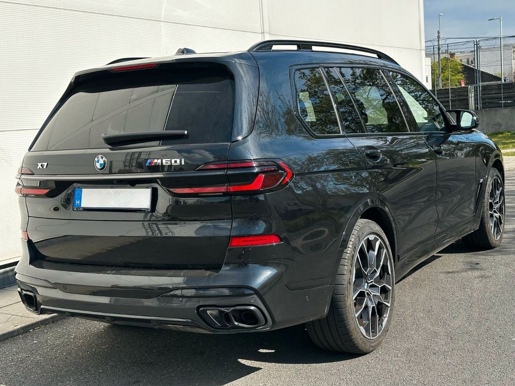 BMW X7 M60i