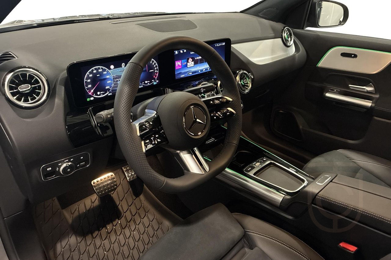 Mercedes-Benz GLA 250 E AMG ADVANCED EDITION
