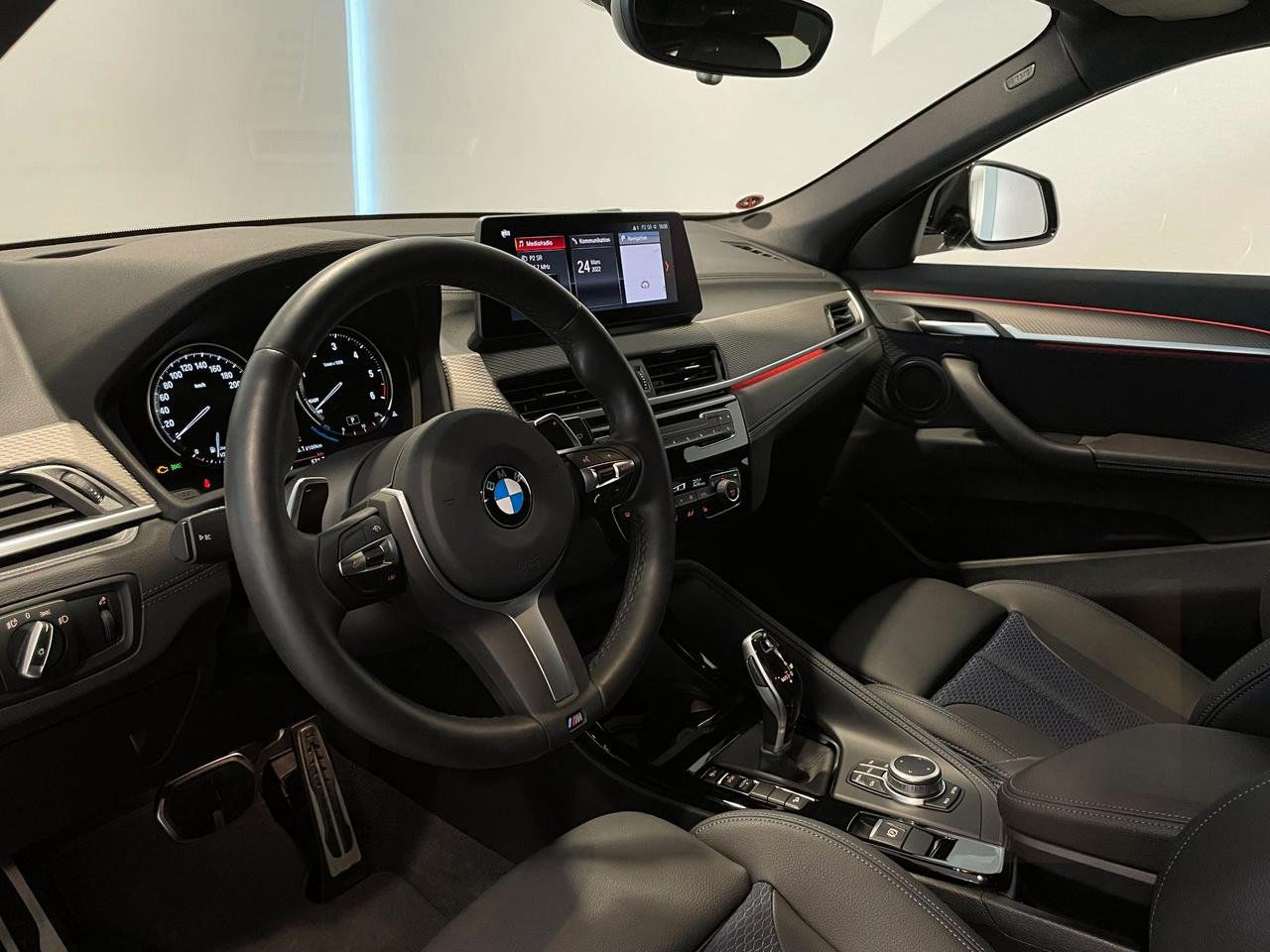 BMW X2 xDrive 18d M-Sport Navi HiFi Head-Up Drag