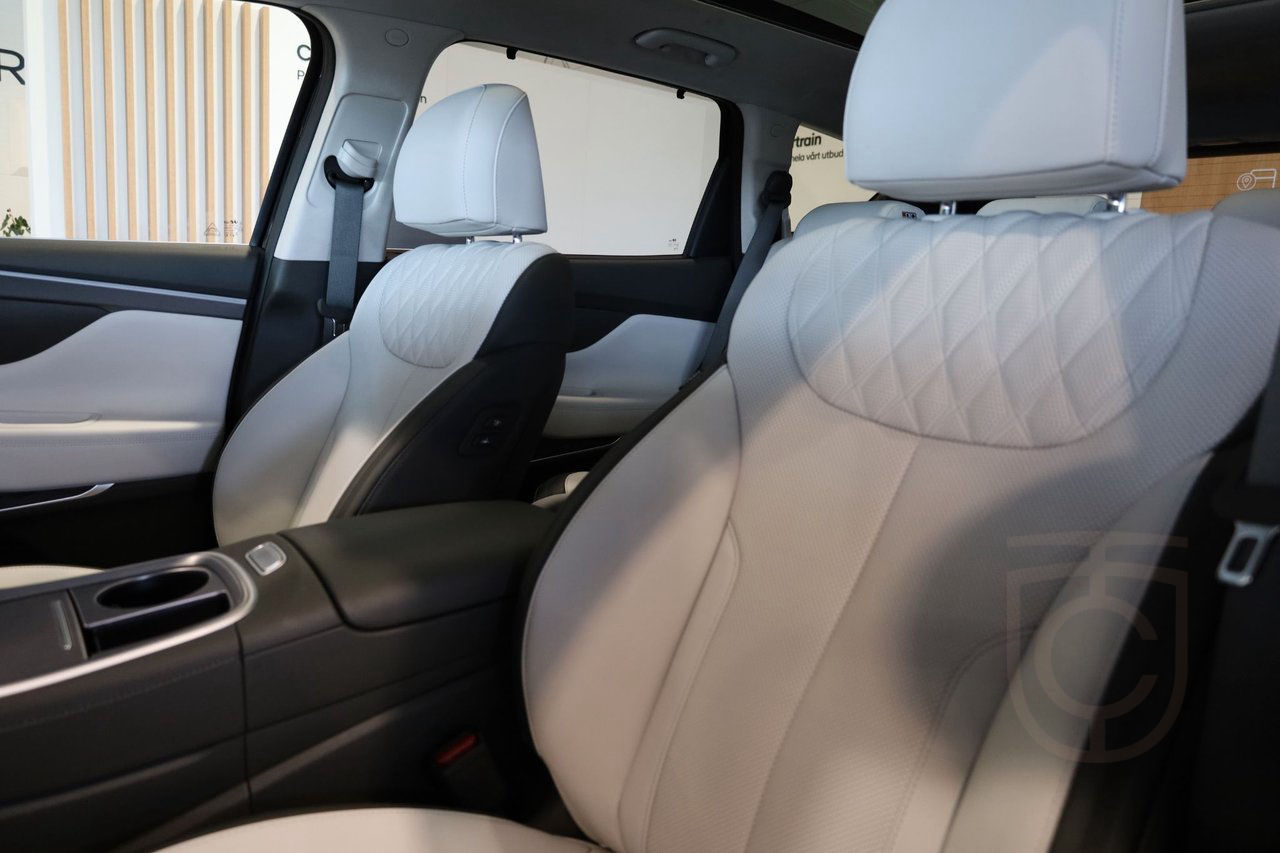Hyundai Santa Fe Plug-In 4WD Advanced Luxurys Pack
