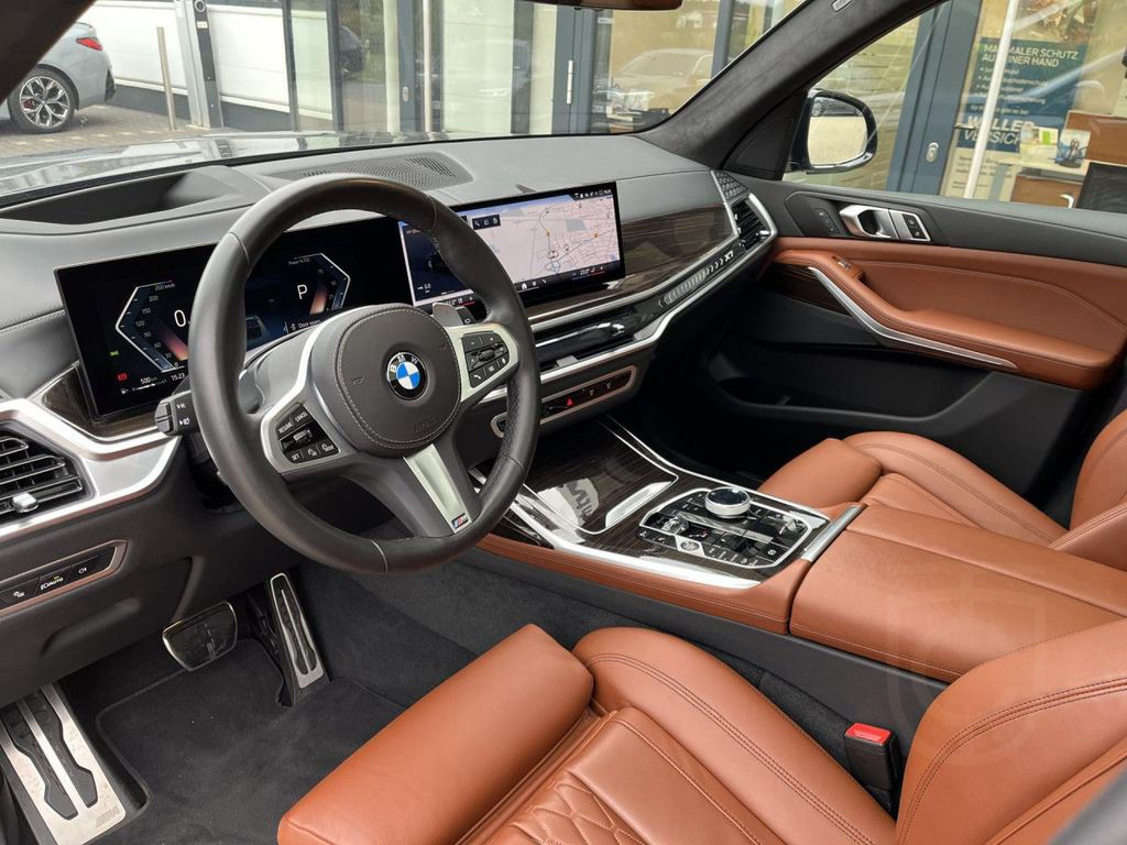 BMW X7 xDrive40i M-Sport AHK Iconic Glow 360°