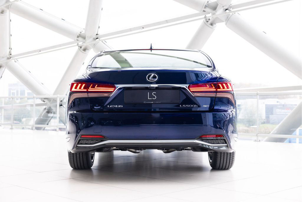 Lexus LS 500 500h AWD President Line | Ottoman seat |
