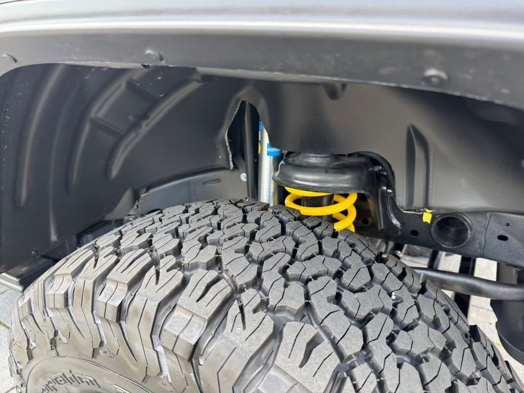 Jeep Wrangler 2.0 Unlim. Sahara Umbau Hoch + Breit SK