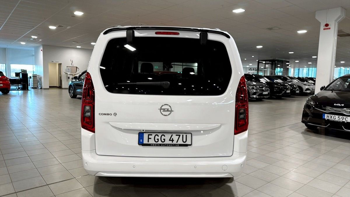 Opel COMBO-E LIFE PRE L2 136
