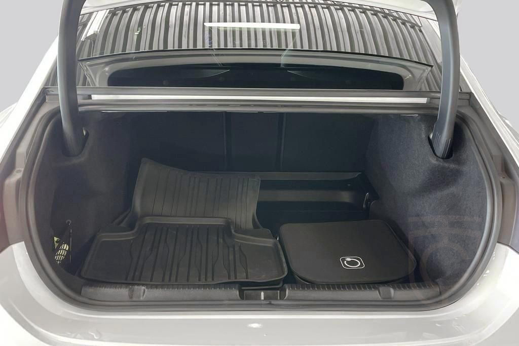 Mercedes-Benz EQE 350,
