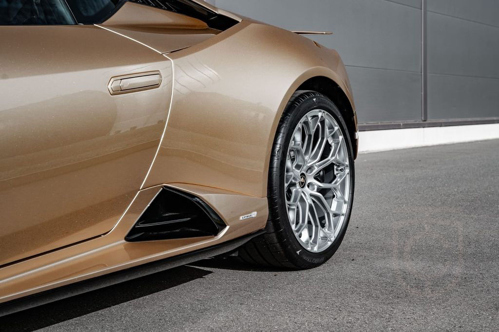 Lamborghini Huracán Tecnica*1.Hand*Deutsch*Neuwertig*