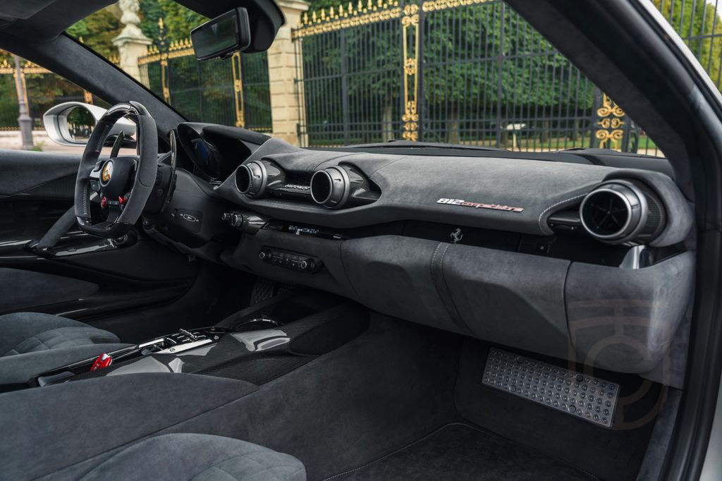 Ferrari 812 Competizione - Atelier, huge spec, 890 kms