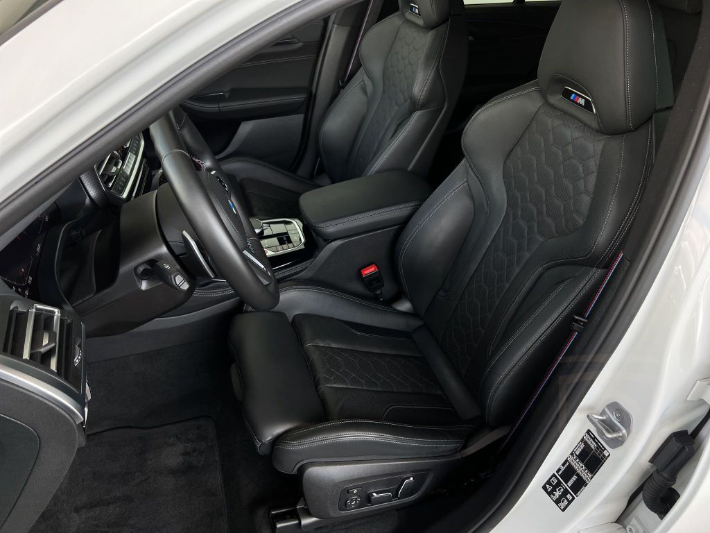 BMW X4 M Competition M-DriversP. NAVI adapLED HUD