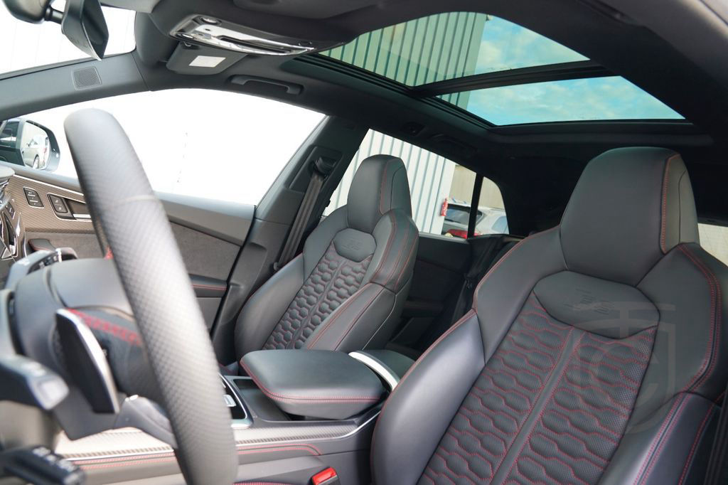 Audi RSQ8 4.0TFSI quattro INDIVIDUAL DYNAMIK+ PANO