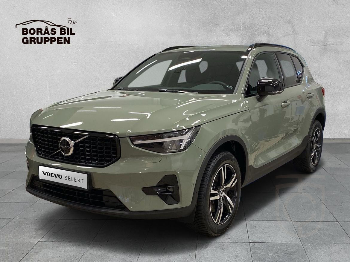 Volvo XC40 B4 FWD Bensin Plus Dark - Vinterhjul och full tan