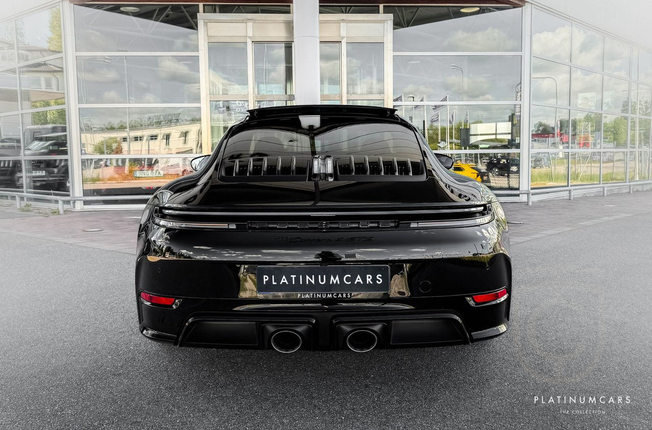 Porsche 911 992.2 Carrera 4 GTS