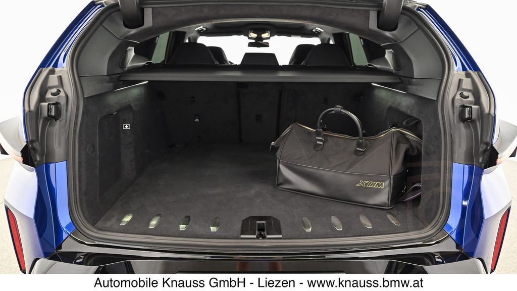 BMW XM 50e B&W, AHK, Massage, 23", FULL LOADED!!!