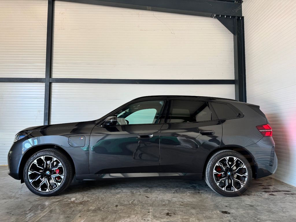 BMW X3 30e M-PAKET / INNO-PAKE T / ICONIC GLOW