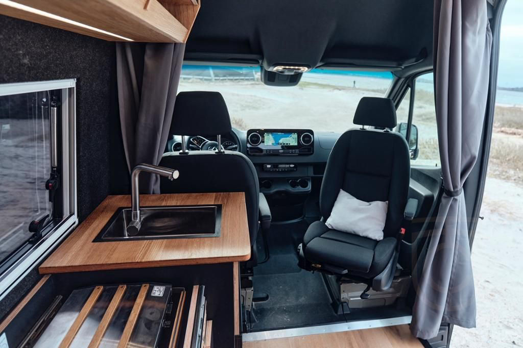 Mercedes-Benz Sprinter 319 WOMO 4x4 L2H2 Küche DISTR SPUR 360