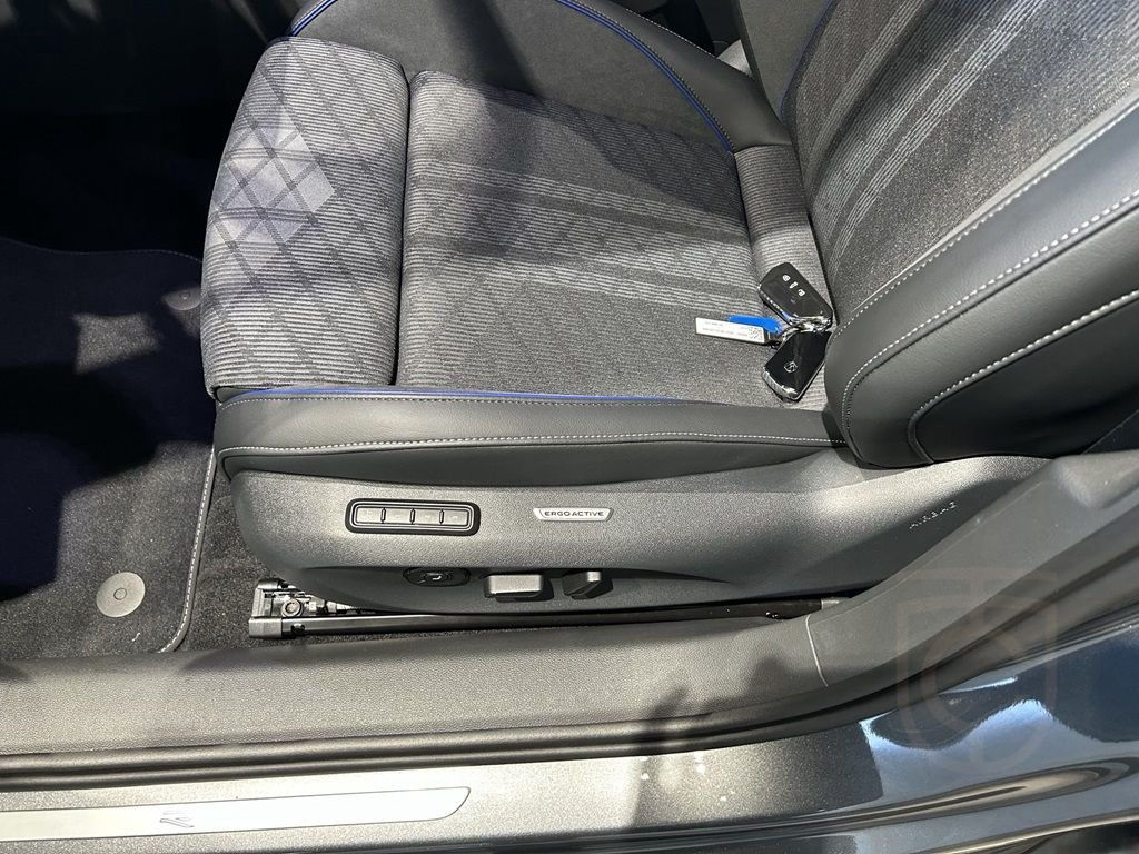 Volkswagen Passat R-Line eHybrid