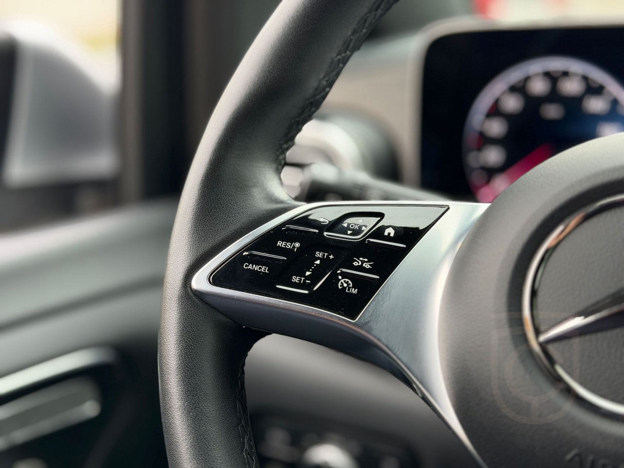 Mercedes-Benz V 300d 4MATIC 3.2t AMG Burmester 360