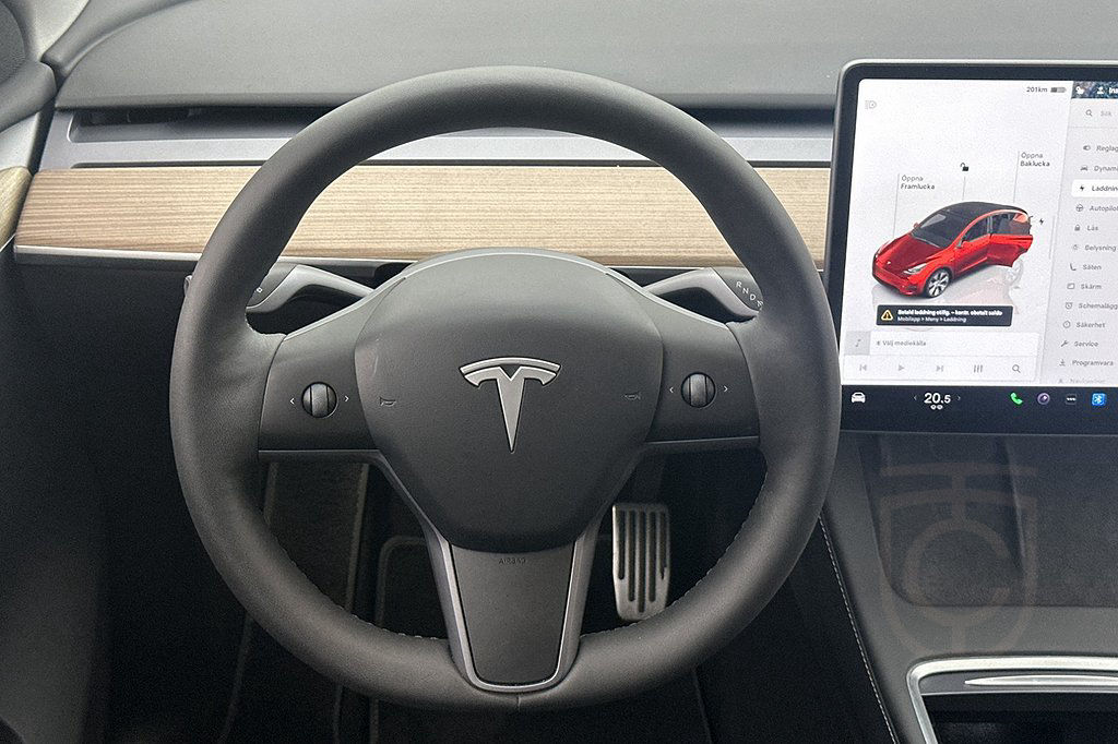 Tesla Model Y Standard Range RWD