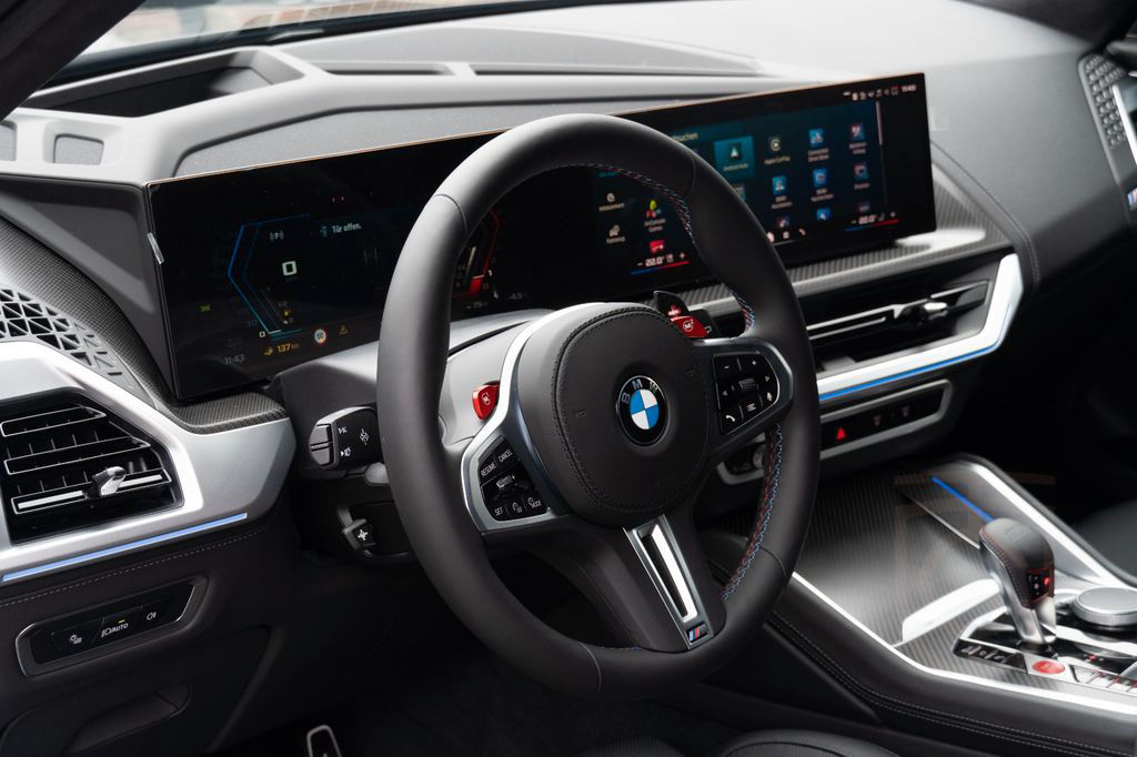 BMW XM 50e DR.ASS.PRO..MASSAGE.SOFTCL.360°.H/K.AHK