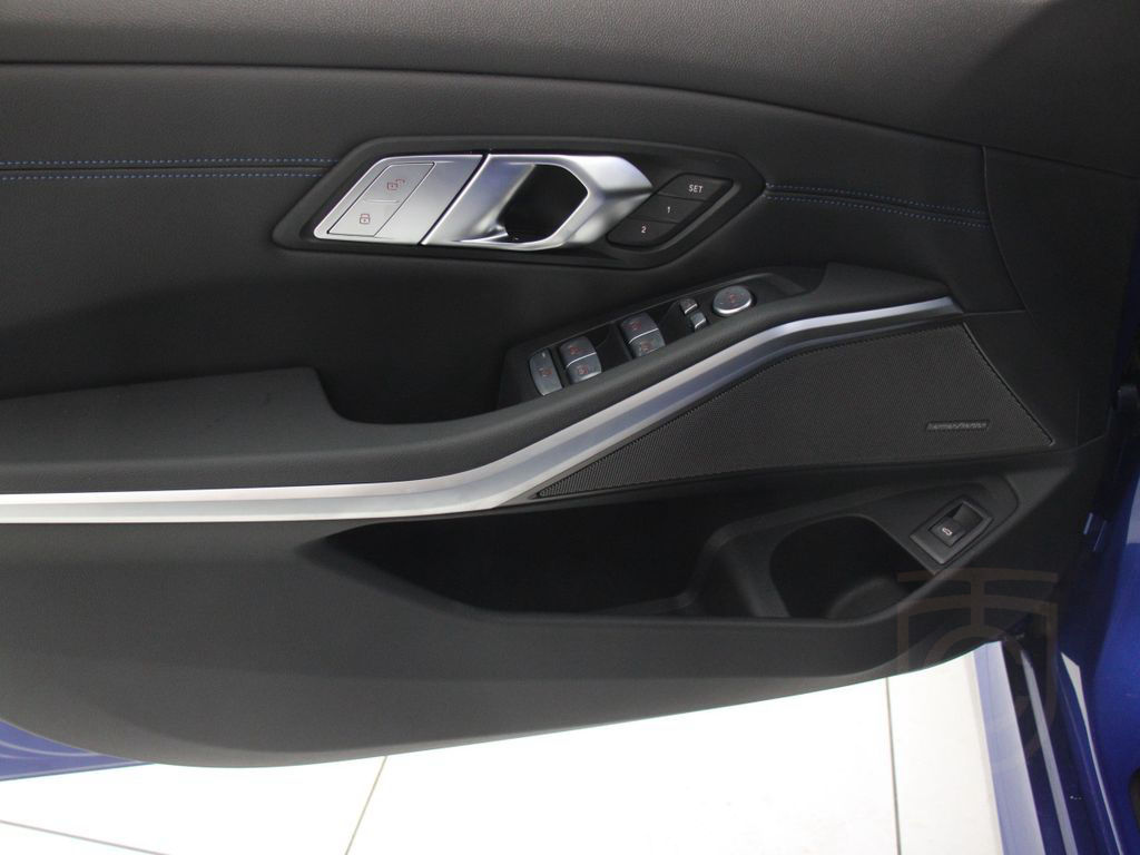 BMW 330d Touring M Sport AHK Pano LED SHZ