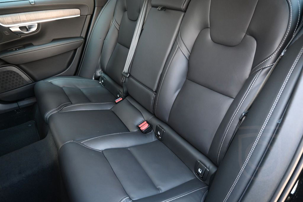 Volvo V90 B4 D AWD Cross Country Plus*Pano*STHZG*AHK