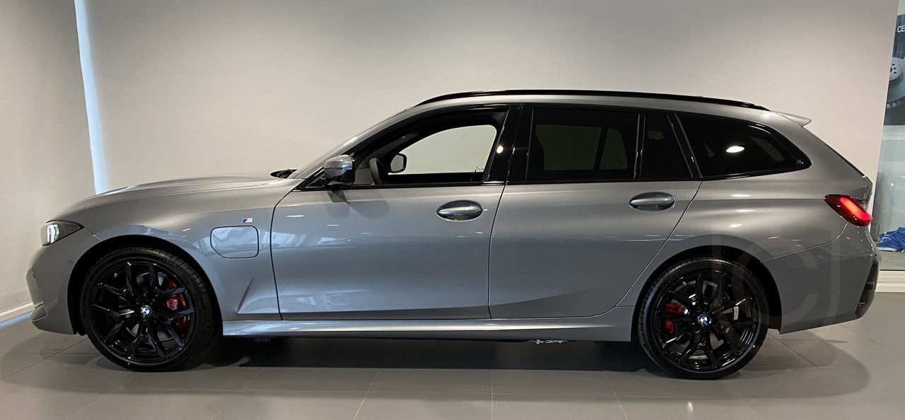 BMW 330e xDrive Touring MSport Pro H