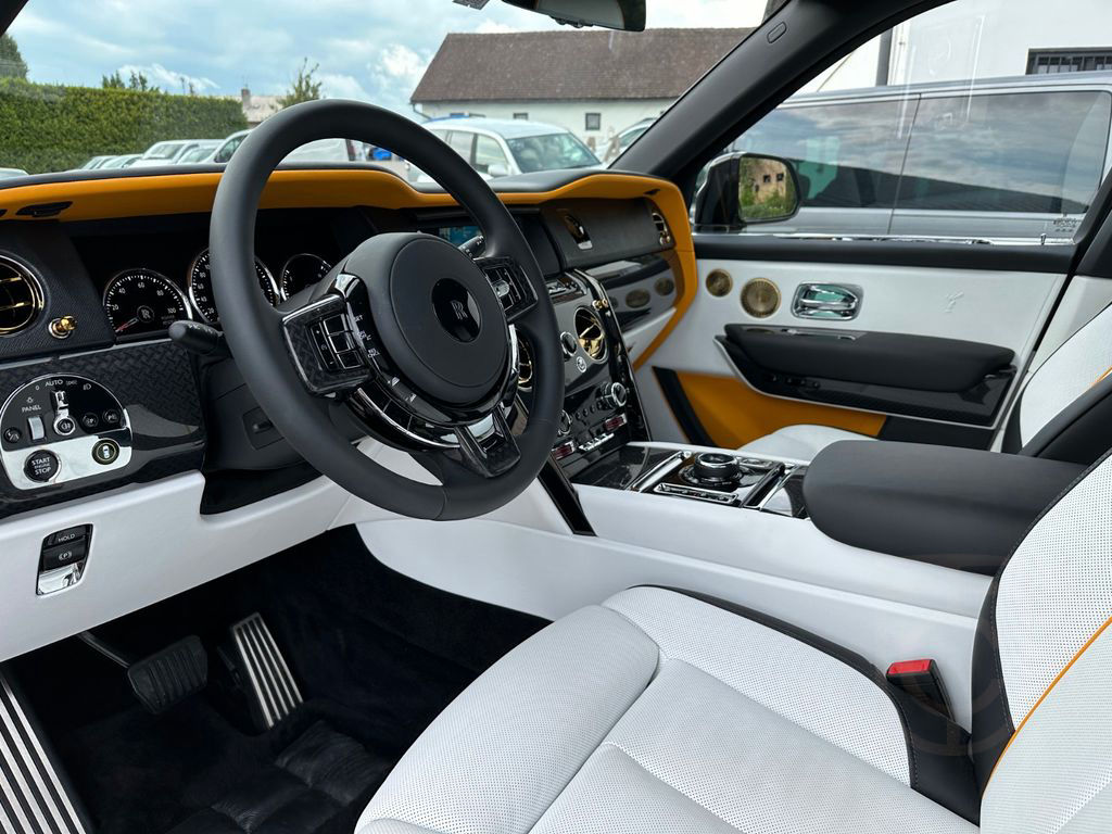 Rolls-Royce Cullinan Black Badge MEGA OPTIONS !!