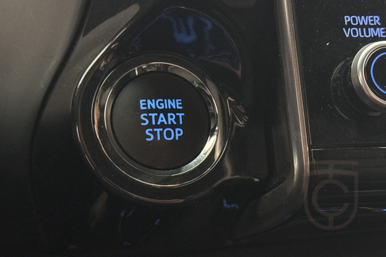 Toyota Hilux Extra Cab Invincible 2.8 4WD