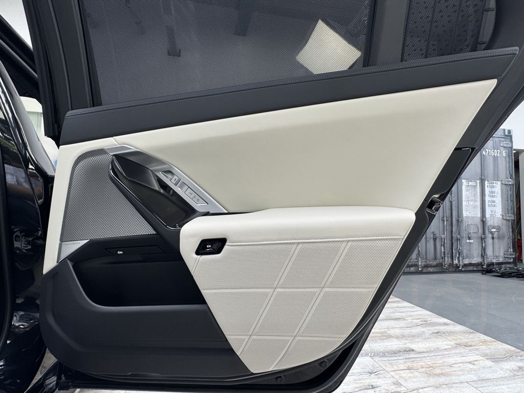 BMW M760 e xDrive Pro Executive Lounge Massage/Lüft.