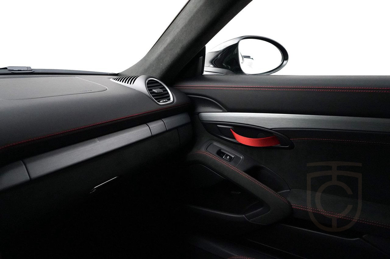 Porsche 718 Cayman GT4 MR