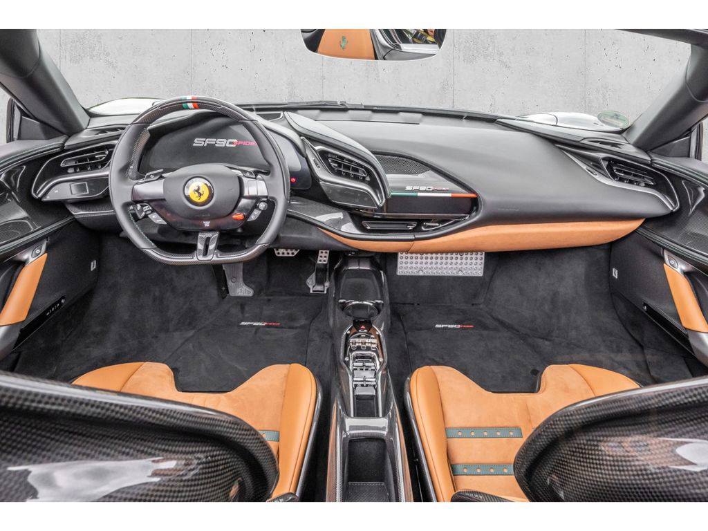 Ferrari SF90 Spider *Assetto Fiorano*Carbon*LED*Daytona*