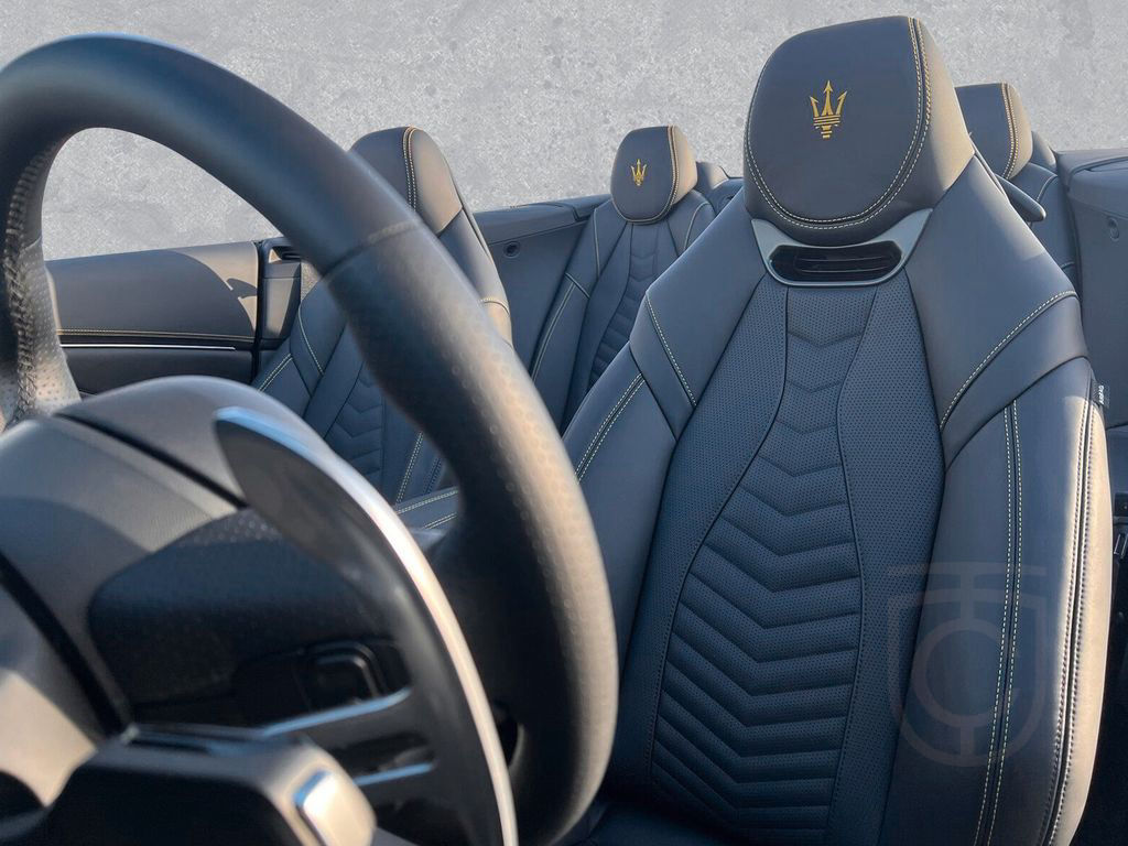 Maserati GranCabrio Trofeo V6 AWD ACC HUD LED