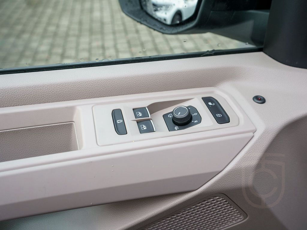 Volkswagen Multivan Life 2,0 TDI SCR DSG lang 7-Sitzer AHK