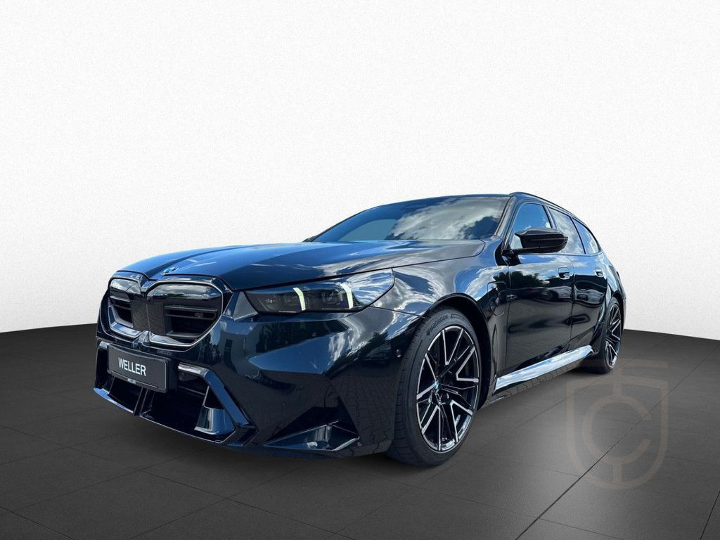 BMW M5 Tour M Driver's HUD B&W AHK 360° PANO CARBON