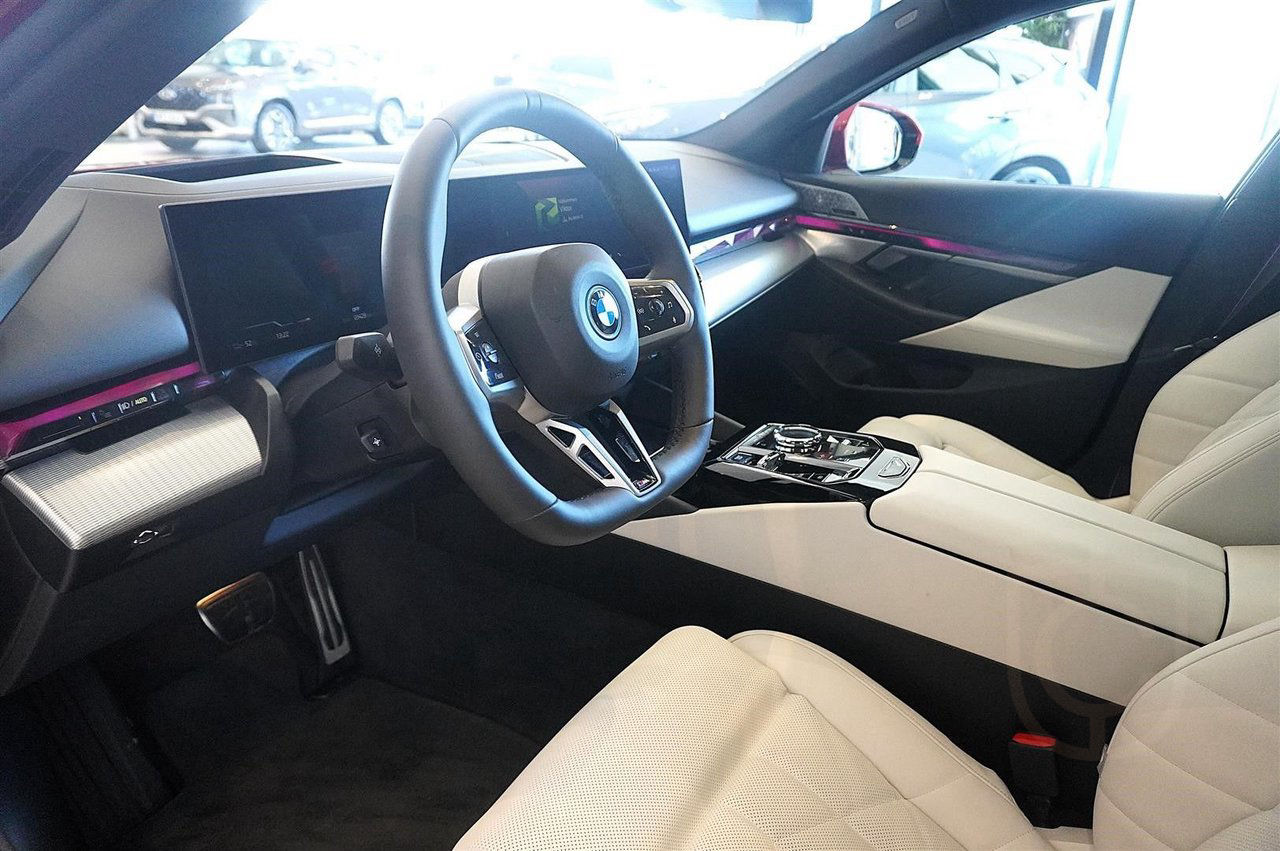 BMW i5 eDrive40 Touring M Sport Business Launch Ed