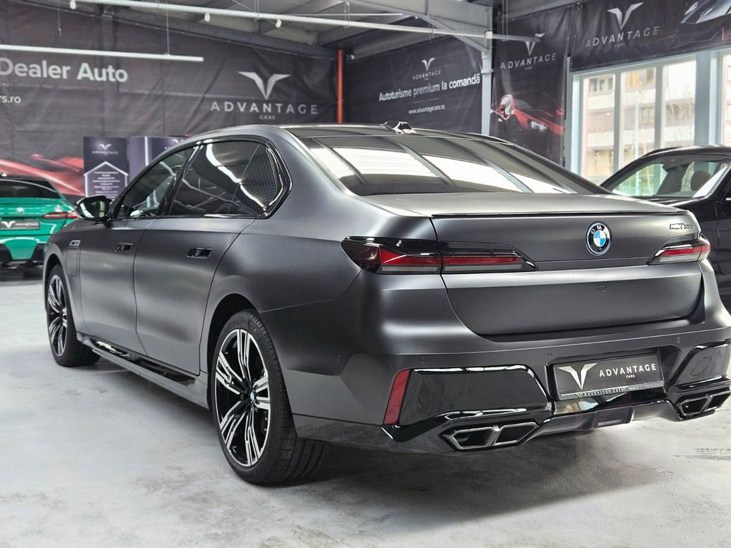 BMW M760e xDrive/Sky L./Crystal Lights/B&W Diamond