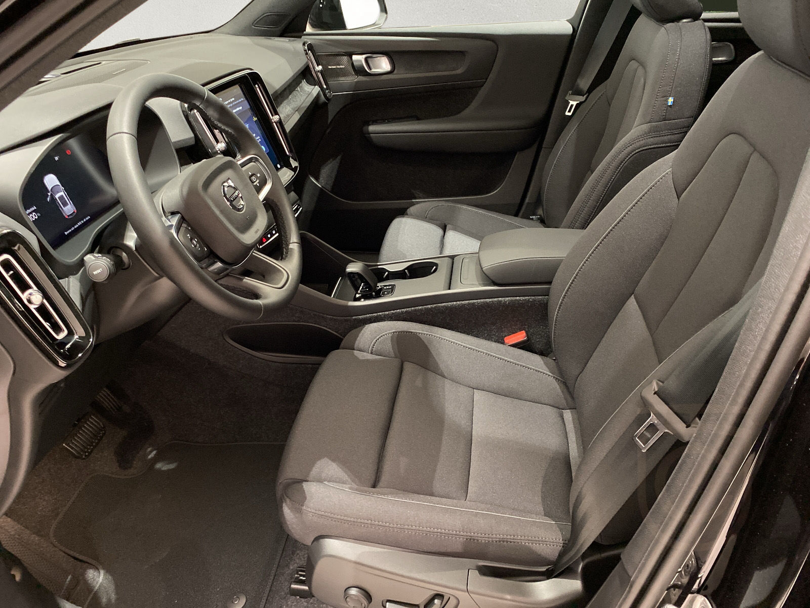 Volvo EX40 Twin Motor 300kW 2025 Black Edition