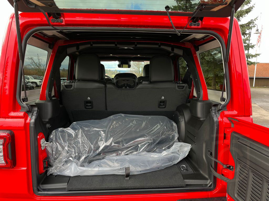Jeep Wrangler Unlimited Rubicon MY24 SkyOne