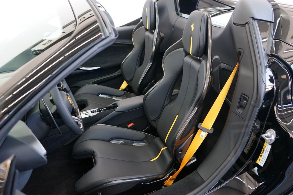 Ferrari 296 GTS BLACK*LIFT*CARBON+Corsa Racing Seats*NEW