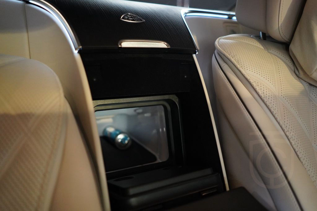 Mercedes-Benz S 680 Maybach 4M CHAUFFEUR PACKET BURM PANO TV