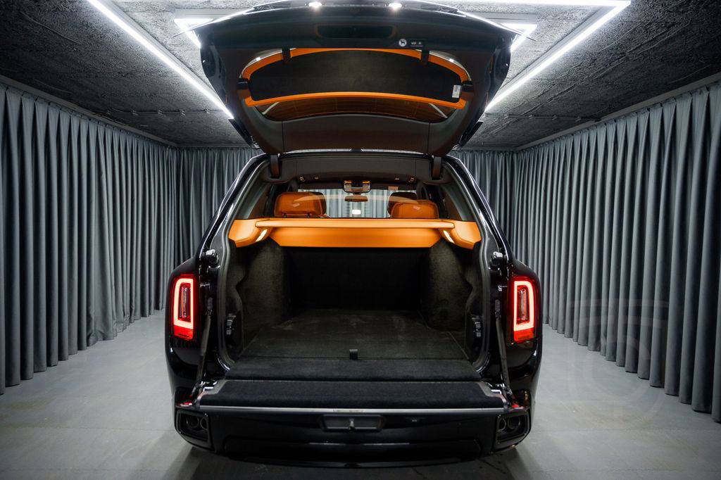 Rolls-Royce Cullinan Black Badge 4Seats Starlight 2025 FULL